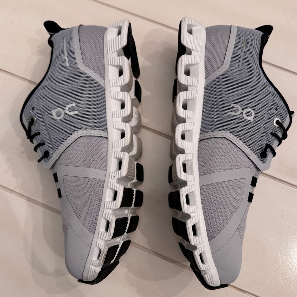 On Cloud waterproof shoes